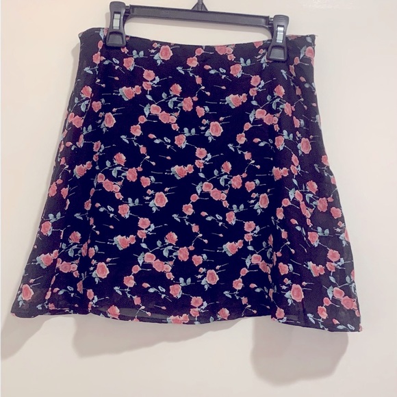 3 for &12 floral skirt size 7 - Picture 1 of 4